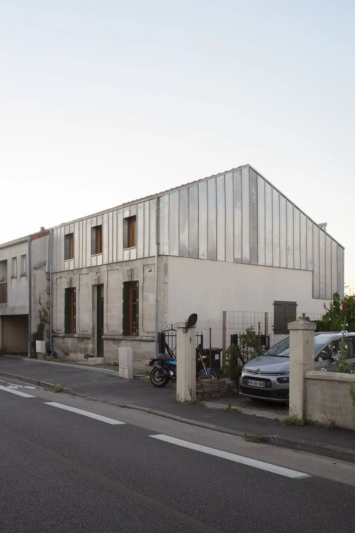 photo façade sur rue de la surélévation